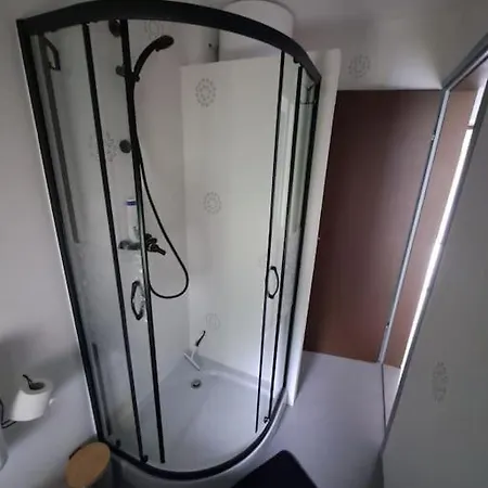 Pod Vinogradi Apartament *