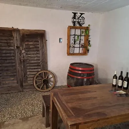 Pod Vinogradi *