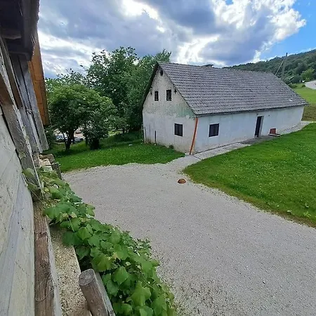 Pod Vinogradi Apartament