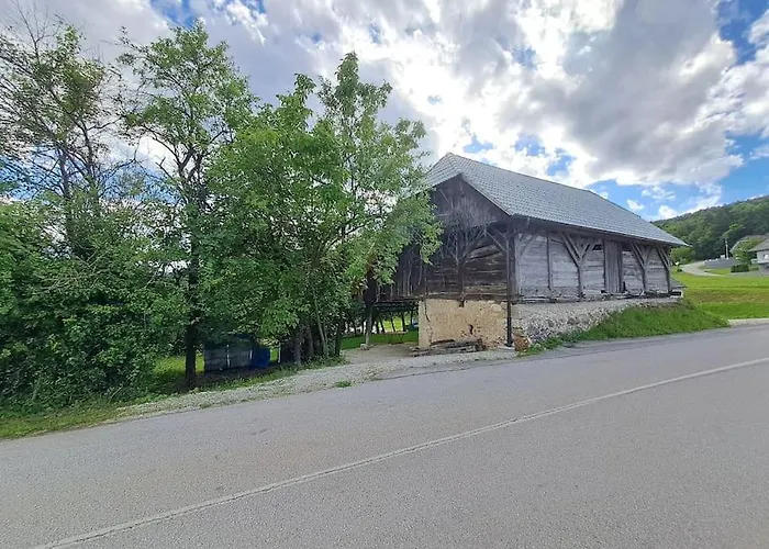 Pod Vinogradi Skocjan (Skocjan)